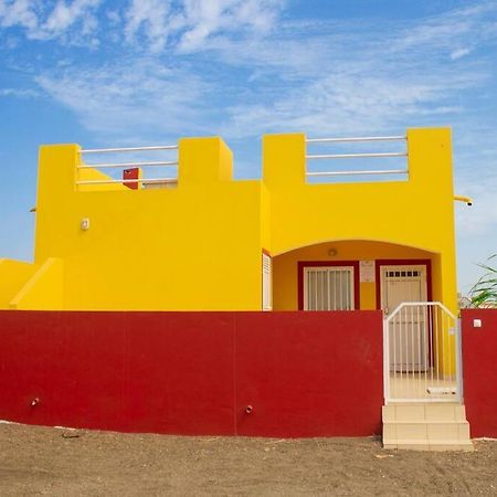 Cosy & Relax Yellow House 5Mn Walk From The Beach! Calheta Exterior photo