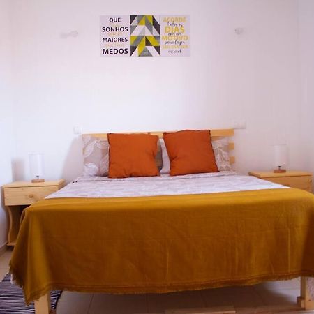 Cosy & Relax Yellow House 5Mn Walk From The Beach! Calheta Exterior photo
