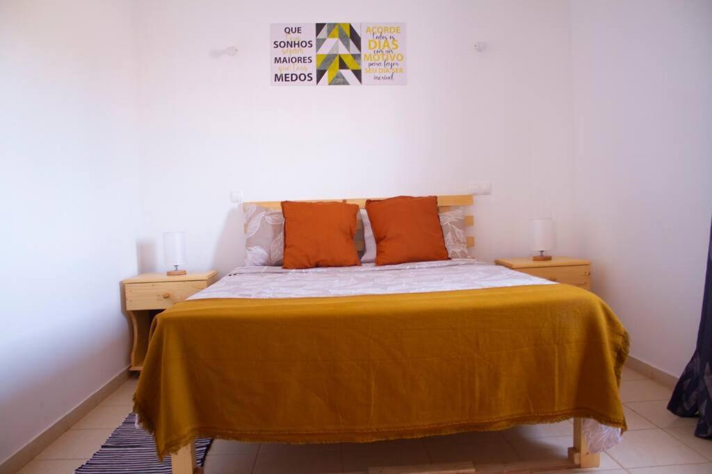 Cosy & Relax Yellow House 5Mn Walk From The Beach! Calheta Exterior photo