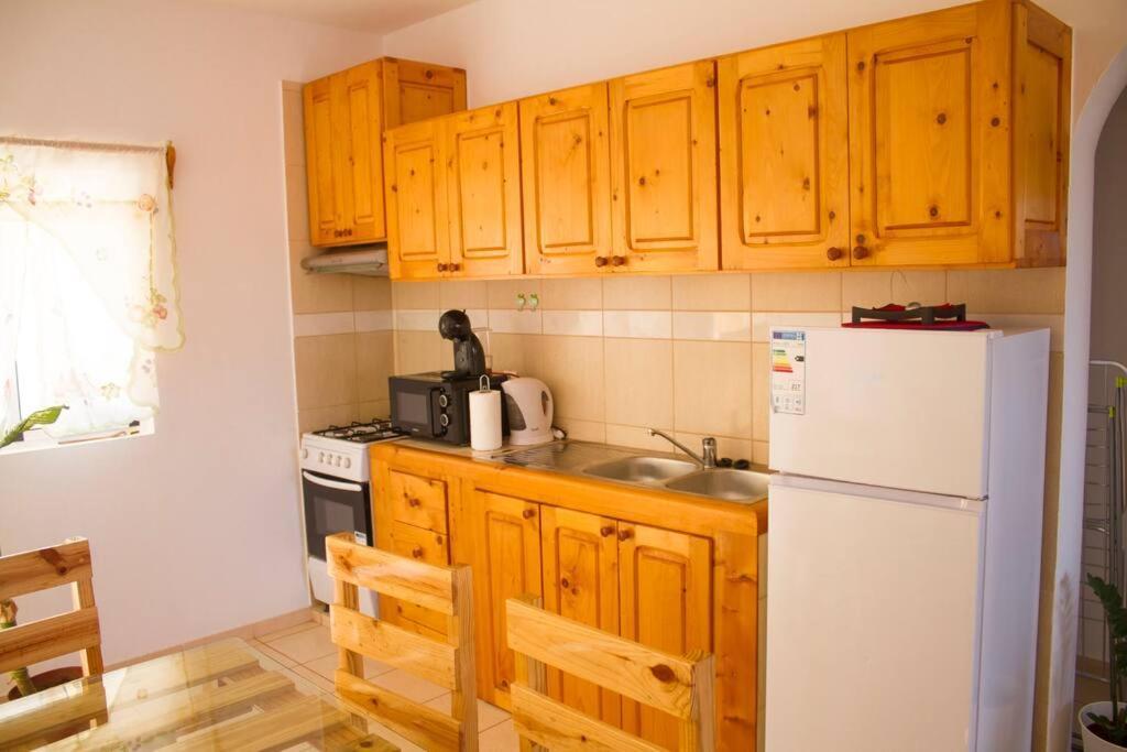Cosy & Relax Yellow House 5Mn Walk From The Beach! Calheta Exterior photo