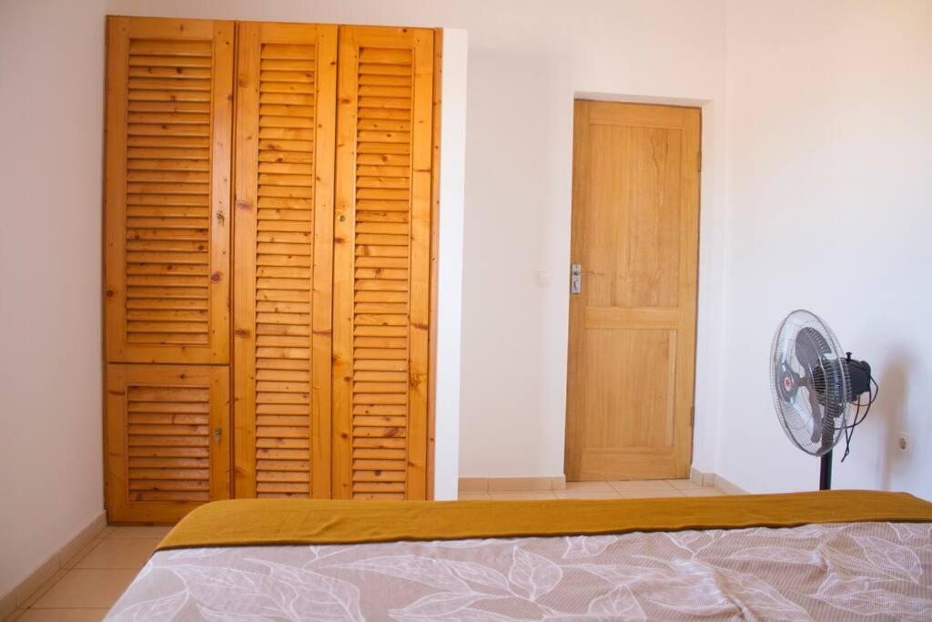 Cosy & Relax Yellow House 5Mn Walk From The Beach! Calheta Exterior photo